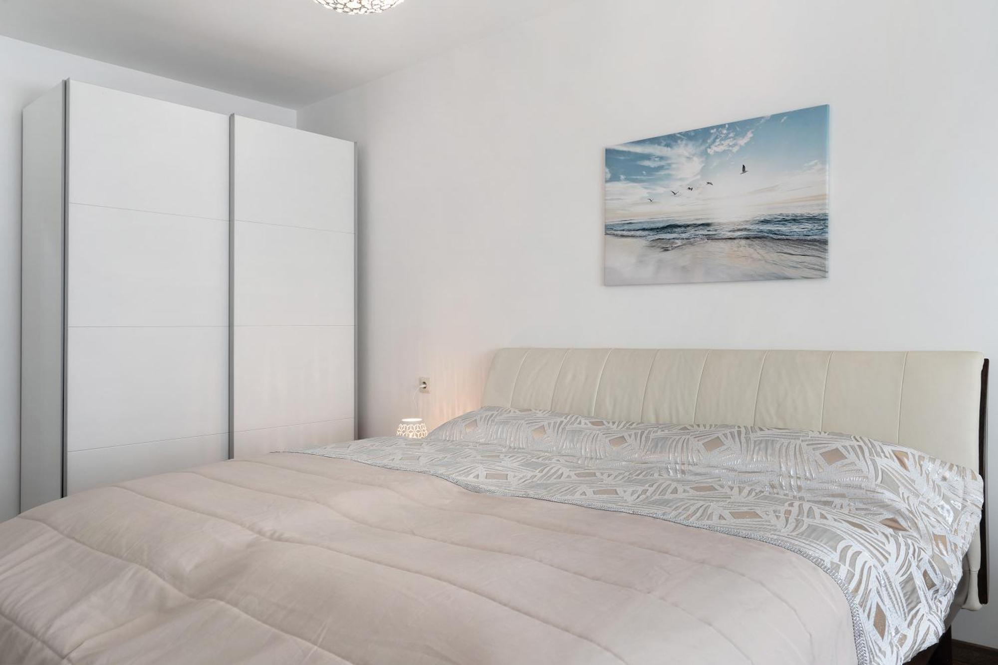 Lopezan And Living Apartment